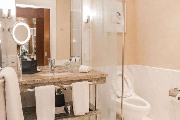 Bathroom 14