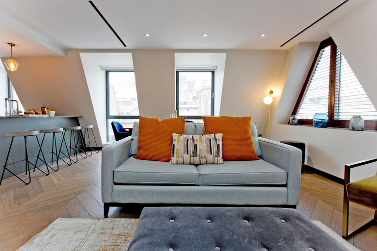 Room 2, 2-bed Superior Apt 416, London