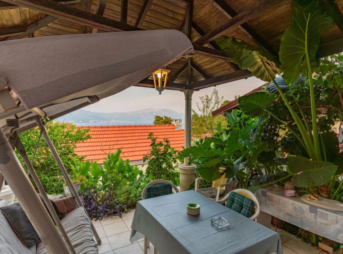 Others 5, Sunset Tides Apartments With Terrace and Sea View, Korčula