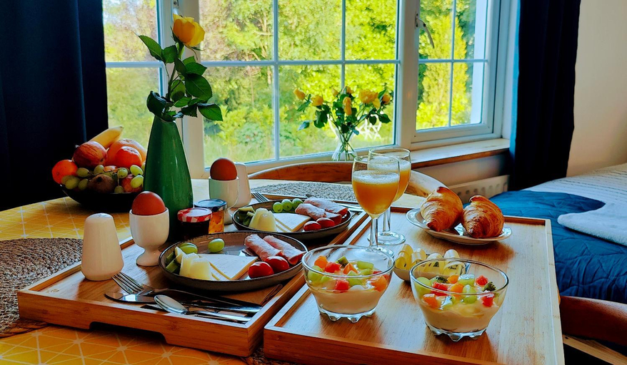 Others 3, Happy Hill Guesthouse