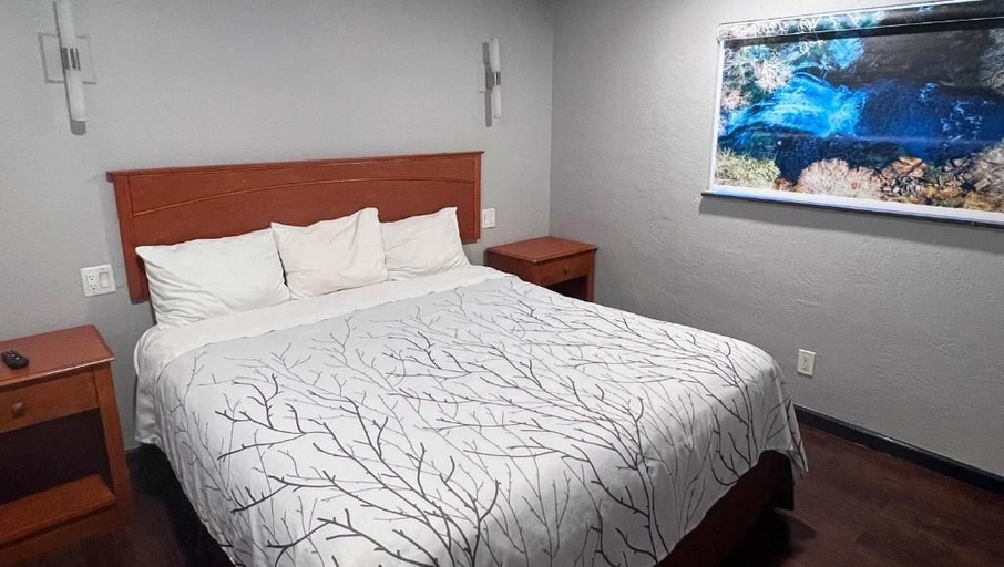 Bedroom 3, Anchorage Inn Lakeport, Lake