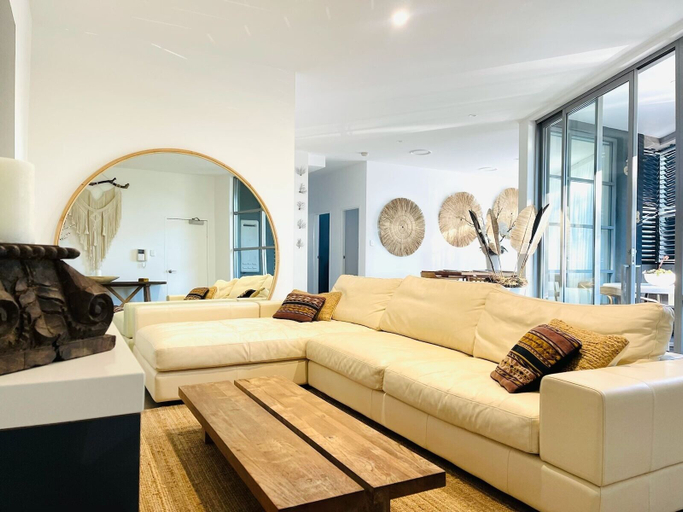 Others 5, Kozyguru | Botany | 3 Bedroom Designer Holiday Apt, Sydney