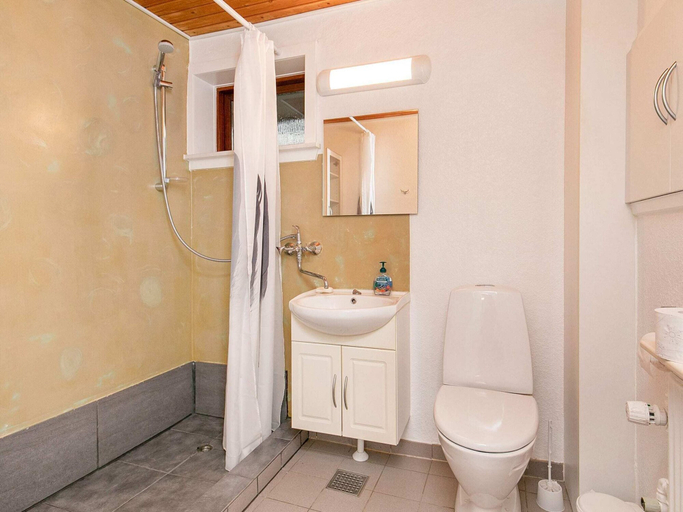 Bathroom 3, 10 Person Holiday Home in Farso, Vesthimmerland