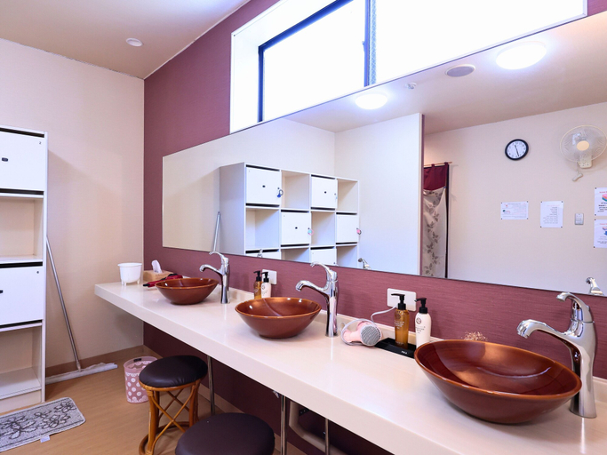Bathroom 4, Oyado Hachibei, Takayama