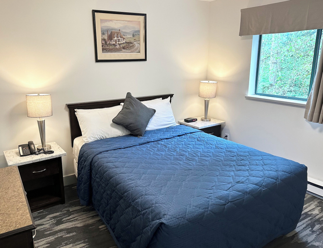 Bedroom 5, Canadian Inn, Greater Vancouver