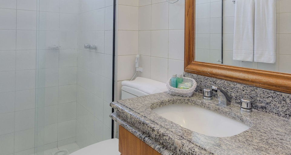Bathroom 5, Tulip Inn Fortaleza, Fortaleza