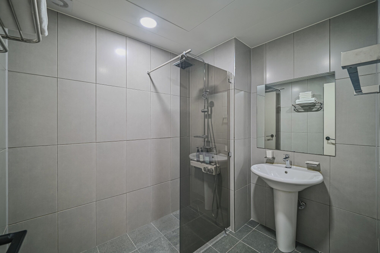 Bathroom 4, Hotel GonggamGonggan Busan station, Dong
