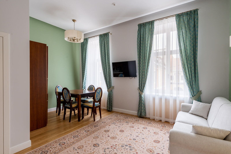 Others 4, Casa Petra, Sibiu