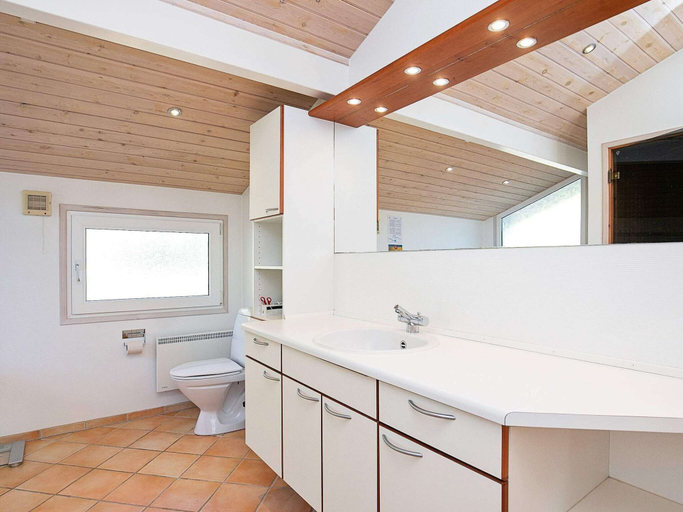 Bathroom, Tranquil Retreat With Spa - By Traum Ferienwohnungen, Frederikshavn
