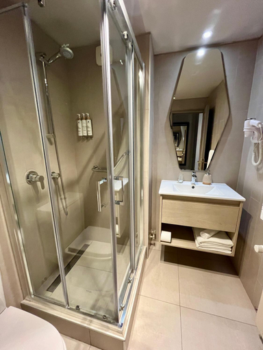 Bathroom 3, Hotel Martin Gusinde, Última Esperanza