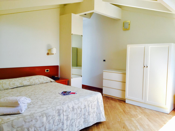 Bedroom 2, Hotel Claila, Chieti