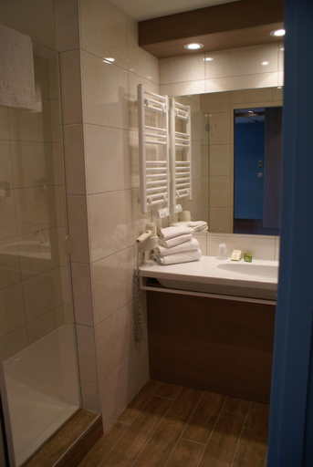 Bathroom 3, Logis Hotel Restaurant Aloe, Vendée