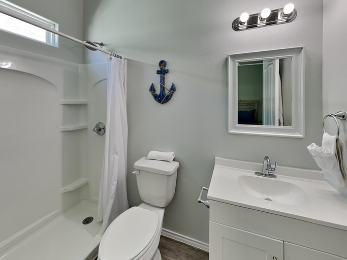 Bathroom 4, Come And Catch It, Aransas