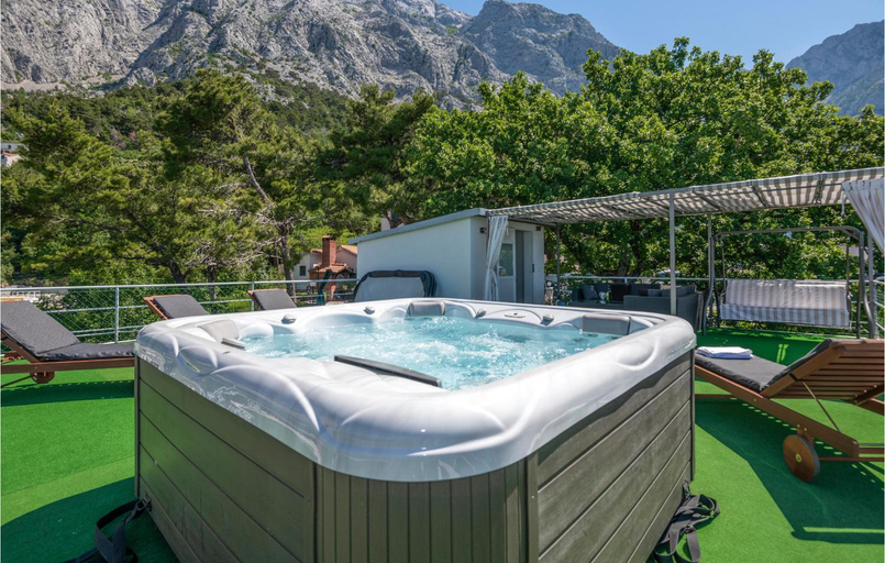 Others 5, Four-Bedroom Holiday Home In Bast, Baška Voda