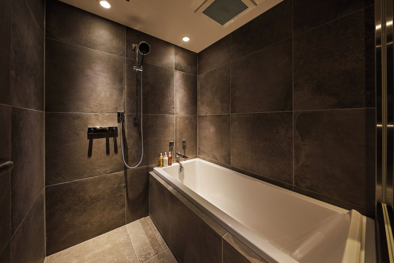 Bathroom 14