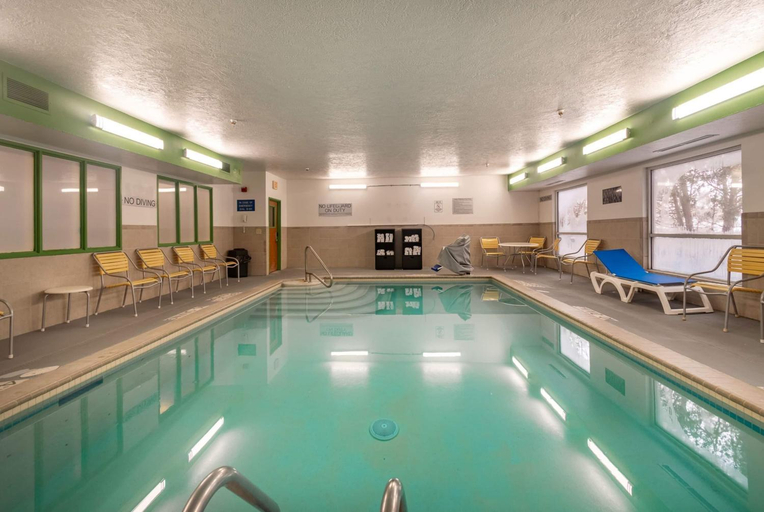 Sport & Beauty 5, Wingate by Wyndham Great Falls, Cascade
