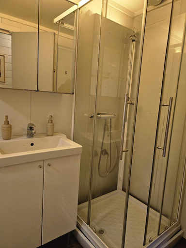 Others 3, Private room - 4 in a luxury villa CHALET STYLE, Oslo