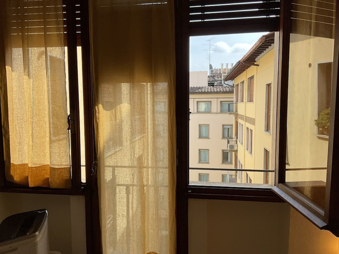 Others 5, Oro 1, Florence