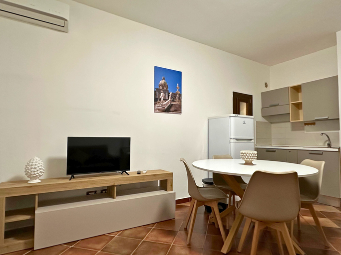 Others 4, Residence al Massimo, Palermo