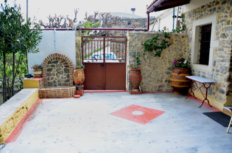 Room 3, Villa Fragk in Nipiditos village, Crete