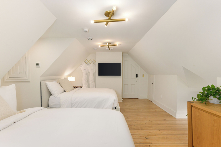 Bedroom 3, Wilbur Mansion, Northampton