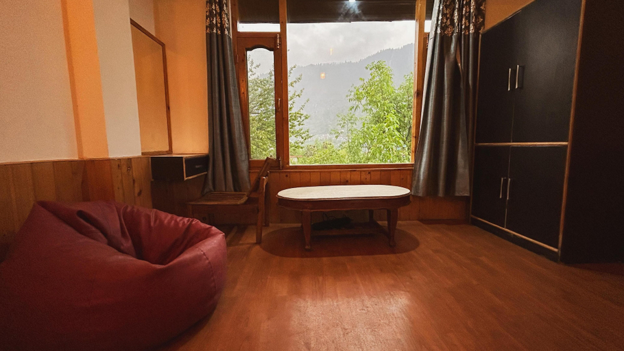 Others 4, Hostelam The Mountain Story, Kullu