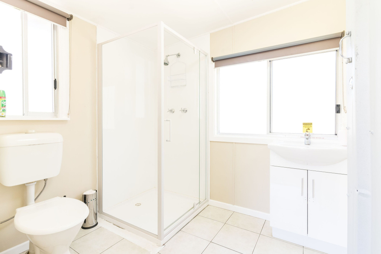 Bathroom, Four Bull Hut, Tenterfield