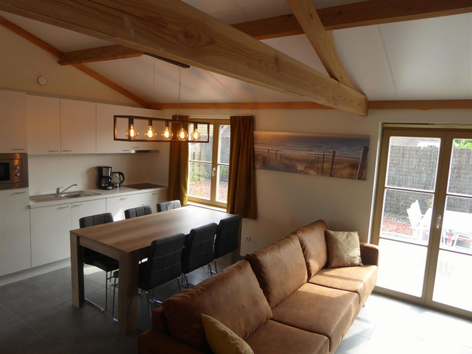 Private kitchen, Holiday Home in Koksijde With Sunny Garden, West-Vlaanderen