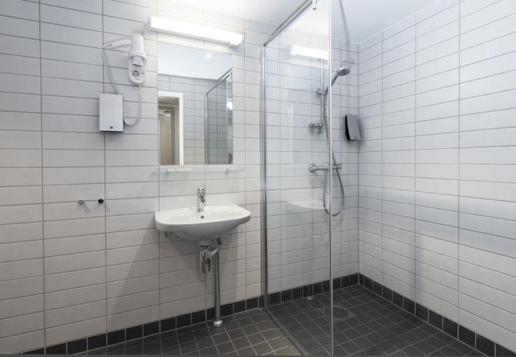 Bathroom 5, Thon Hotel Trondheim, Trondheim