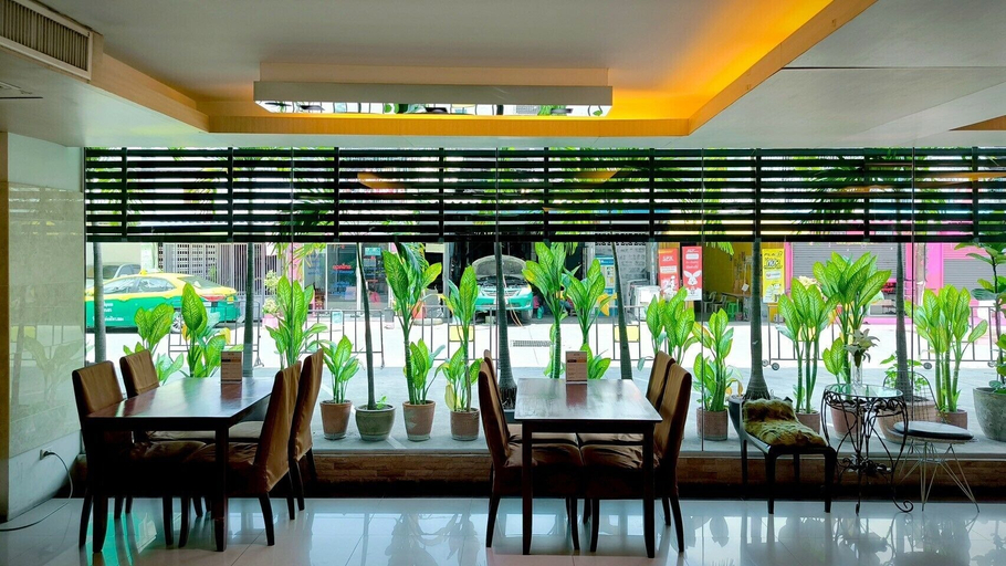 Food & Drinks 4, Centric Place Hotel, Huai Kwang