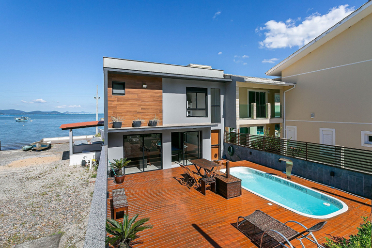 Exterior & Views 2, Casa Pé Na Areia com Piscina e Jacuzzi, Governador Celso Ramos