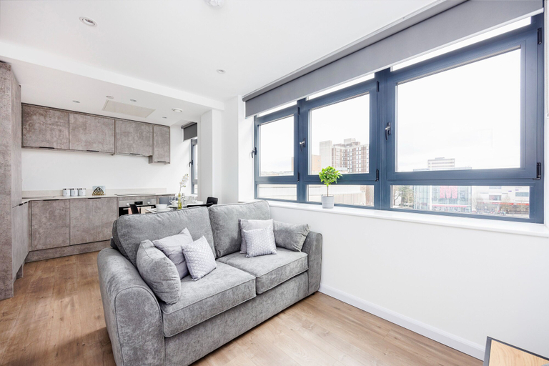 Room 2, Modern 1 Bed Flat in Town Centre - Free Wifi, Luton