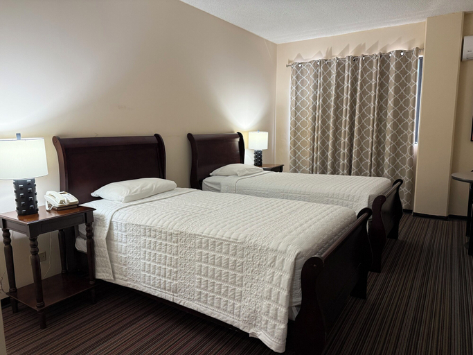 Bedroom 3, New Harmon Loop Hotel, Tumon