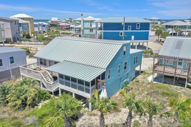 Exterior & Views 2, Sharkey's, Gulf