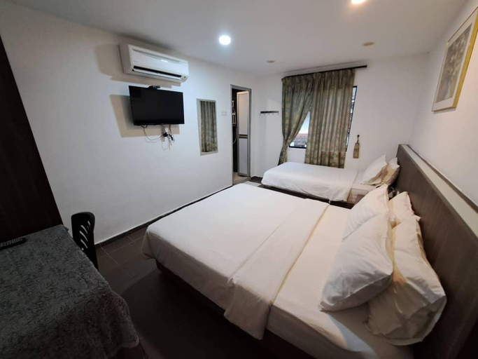 Bedroom 12