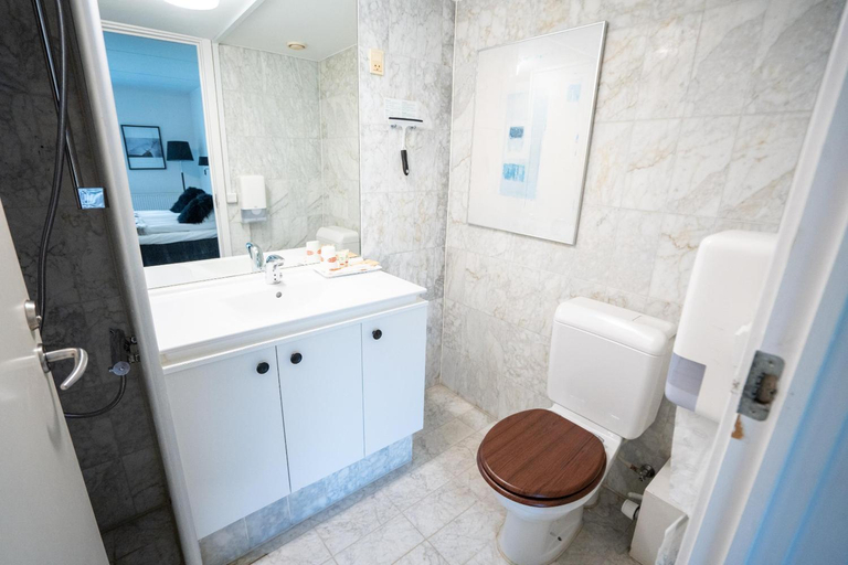 Bathroom 4, Hotel Aarslev Kro, Århus