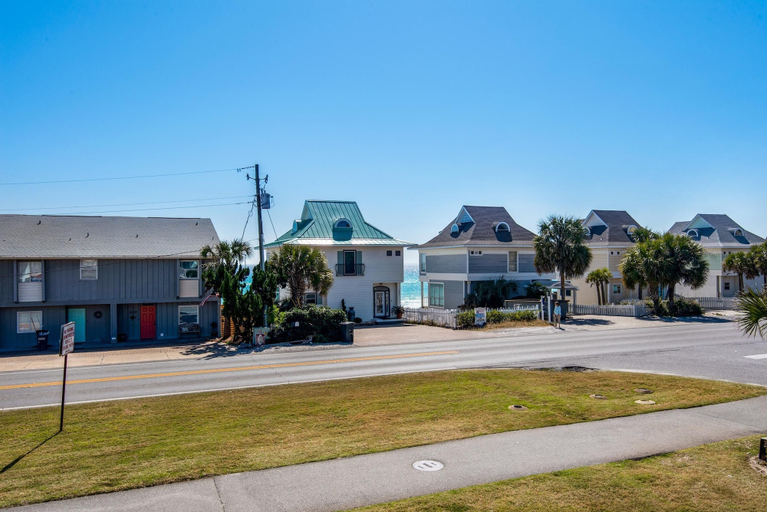 Others 5, Gulf View 216, Walton
