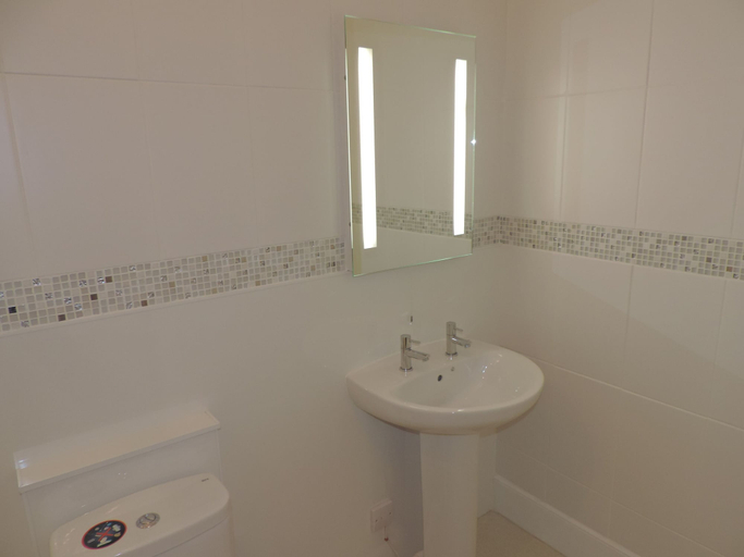 Bathroom 3, Waverley Hotel, Highland