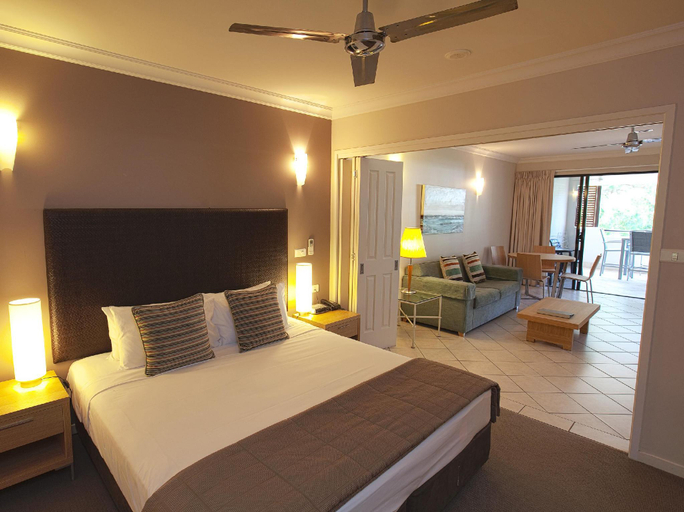 Bedroom 2, Mantra Heritage Port Douglas, Douglas