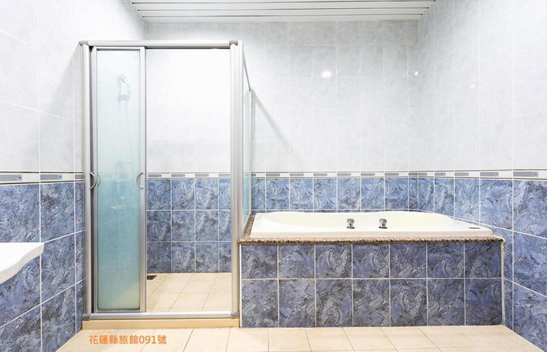 Bathroom 5, Di Bao Motel, Hualien
