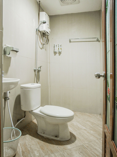 Bathroom 4, Townhouse Oak Ilir Timur I Near Ptc Mall, Palembang