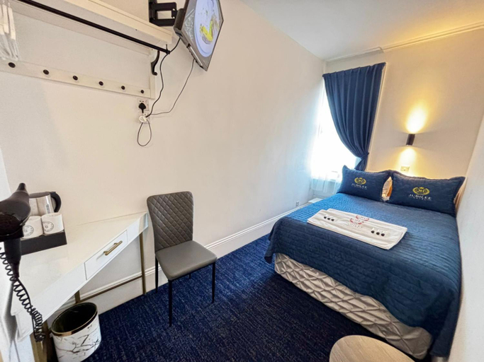Bedroom 2, Jubilee Hotel, London