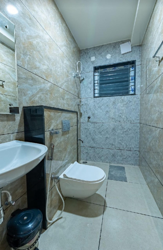 Bathroom, Patel Comforts Inn & Suites, Mysore