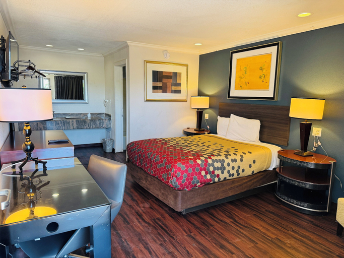 Bedroom 3, Baymont by Wyndham Bakersfield, Kern