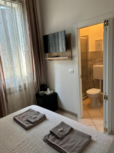 Others 4, Affittacamere Home&Stazione Bologna, Bologna