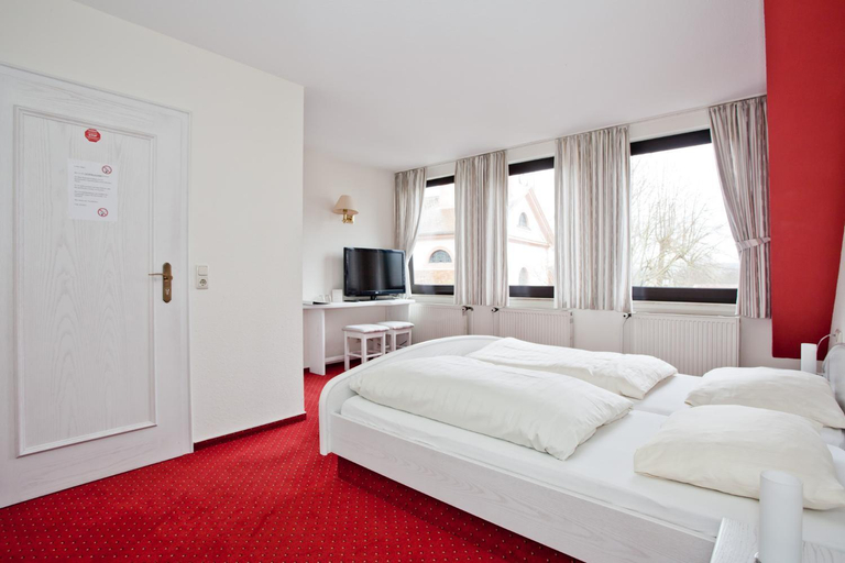 Bedroom 2, Fruhstuckshotel Landgasthof Kramer, Fulda