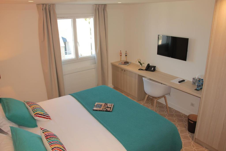 Bedroom 2, Le Cornouaille Hotel & Spa, Finistère