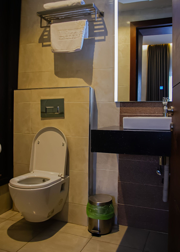 Bathroom, Limeridge Signature Hotel, Kosofe