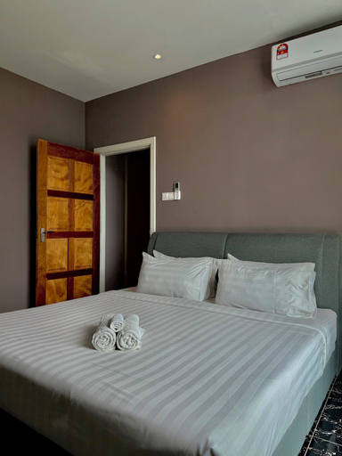 Bedroom 3, Stirling Suites, Miri
