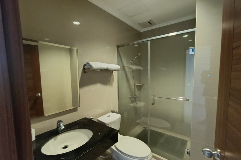 Bathroom 25